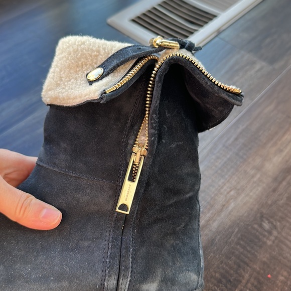 Burberry boots - Picture 2 of 7